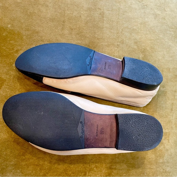 CHANEL cap toed ballet flats with interlocking CCs, sz37 1/2 beige/black GUC - Picture 9 of 15